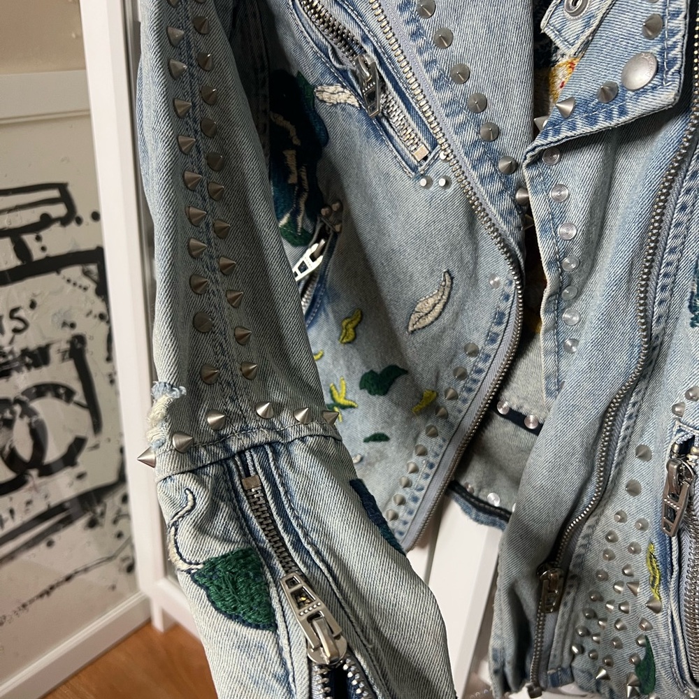 BLANK NYC 
Denim Jacket - Picture 7 of 7